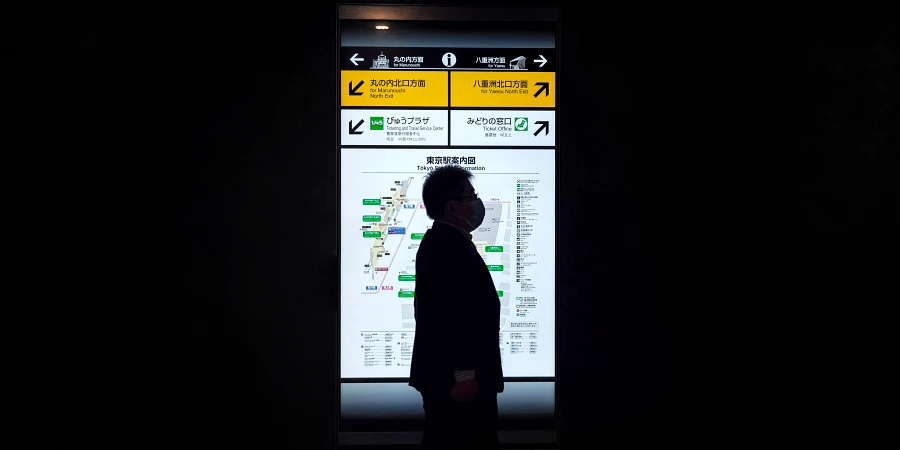 Señalización digital en aeropuerto de japón